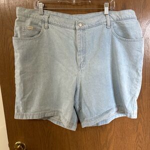Light Wash Denim Women's Jean Shorts 22w m